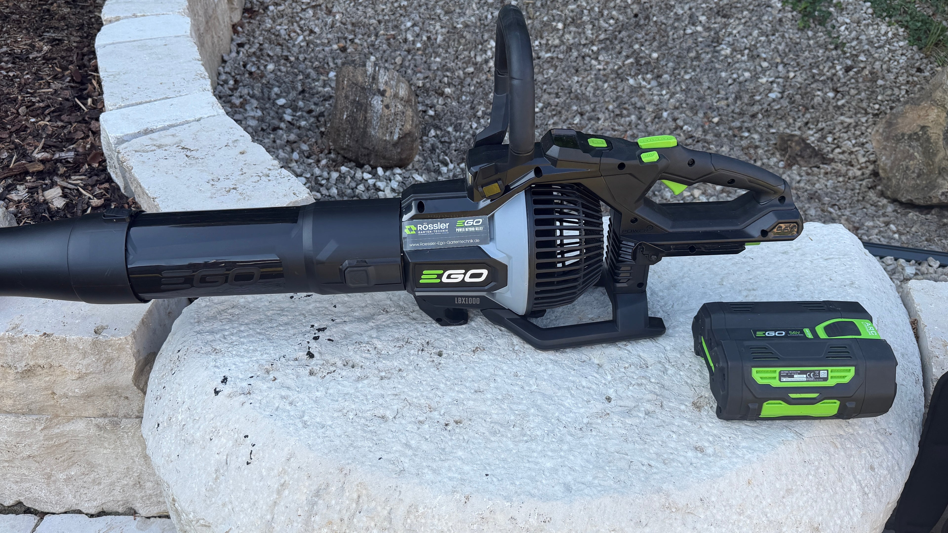 EGO LBX1000 LaubbläserLuftvolumen bis 1700m3/h Blaskraft bis zu 32N